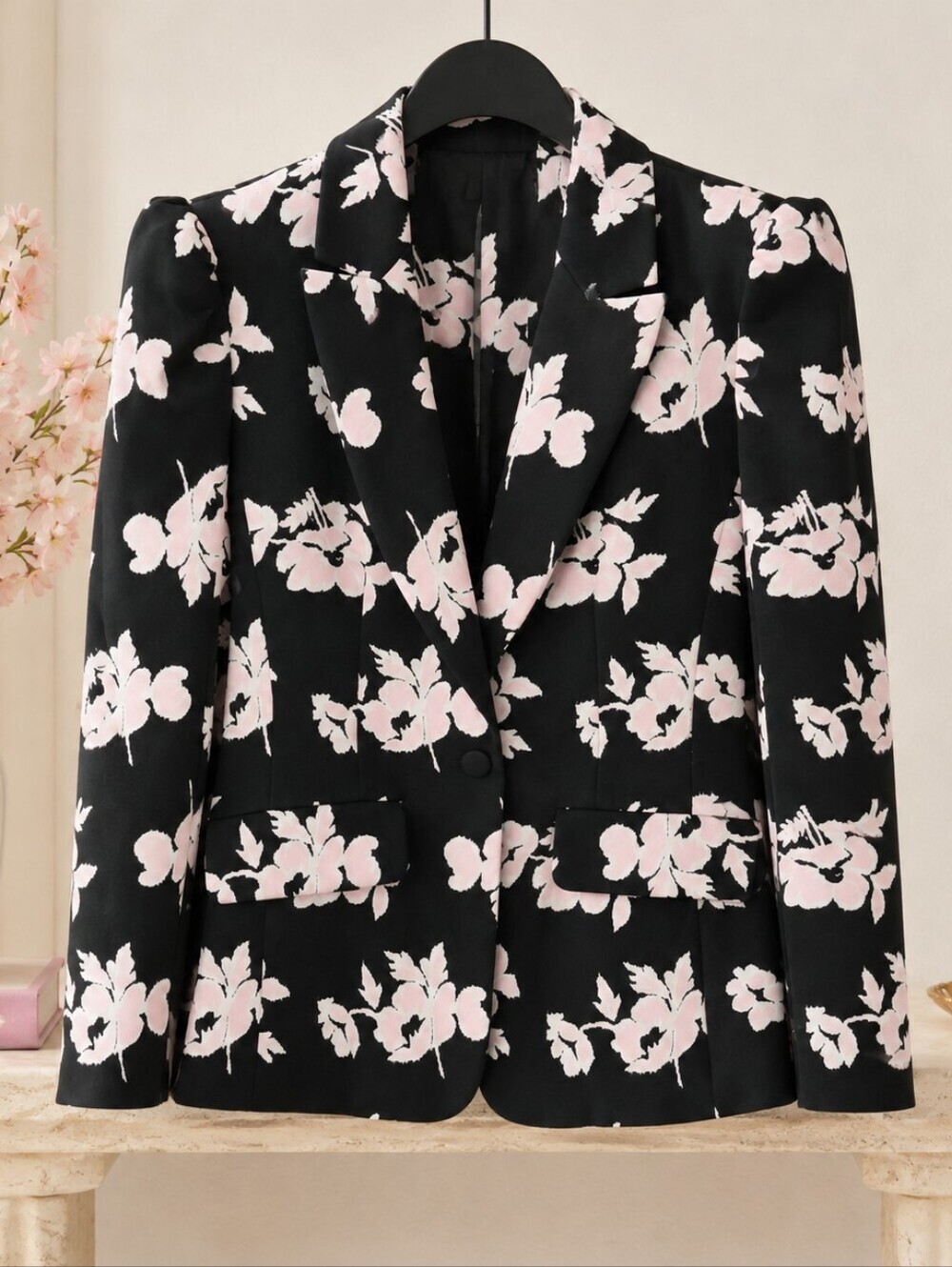 Cinq à Sept NWT Floral Blazer Size 2 Black Pink Tailored Jacket